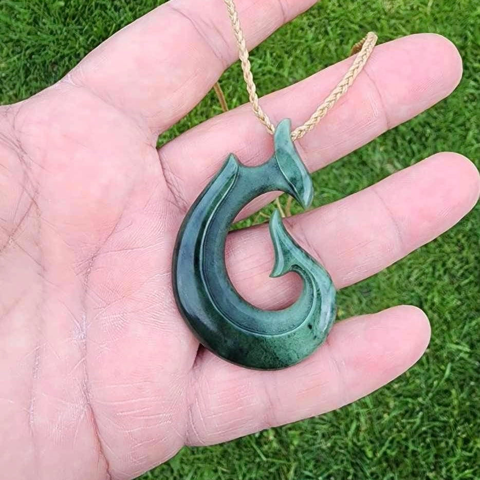 Jade Fish hook - Te Pai